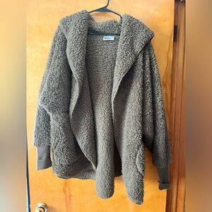 NORDIC BEACH OLIVE GREEN